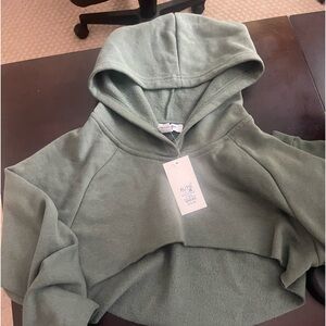 Pull over hoodie cropped top